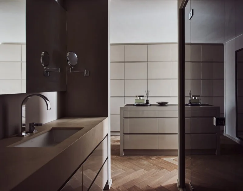 interior design beige brown bathroom luxury details